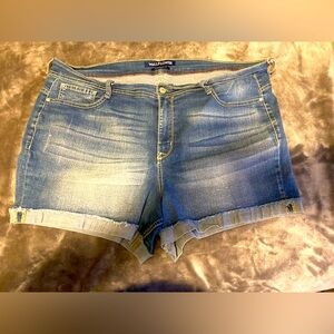 Women’s Wallflower shorts Size 20 W